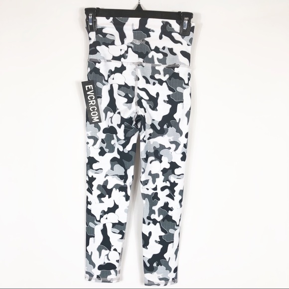 NWT EVCR B/W Camo Print 22" Crop Leggings Black Gray XSmall - Picture 5 of 8